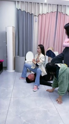 图片[2]-套路直播视频【麋鹿银儿】双S运动鞋棉袜暴打/吐口水/全体重踩踏/骑马腿绞 bf24634-绳艺套路资源网