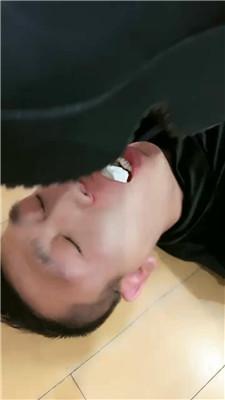图片[18]-【伊潼】父子狗-鞭打强迫舔脏靴子 JS250211-9-绳艺套路资源网