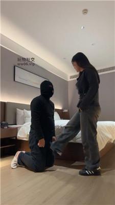 图片[1]-【子熙大人】舔运动鞋白棉袜/踩踏/喂口水【双视角版】 bf50593-绳艺套路资源网