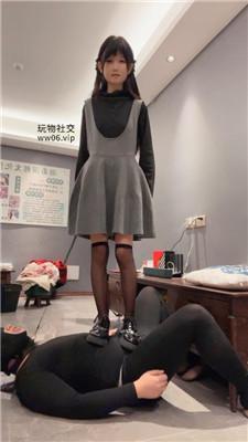 图片[2]-【素人挖掘机】可爱小主皮鞋黑丝虐绿奴 bf50477-绳艺套路资源网
