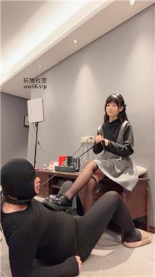 图片[1]-【素人挖掘机】可爱小主皮鞋黑丝虐绿奴 bf50477-绳艺套路资源网