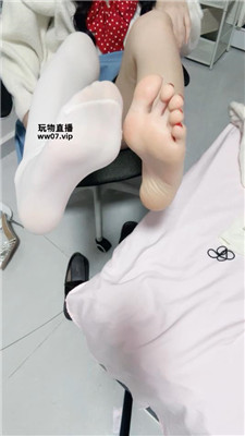 【爱秀套图】【甜心兔兔】反差萝莉女王250406-22